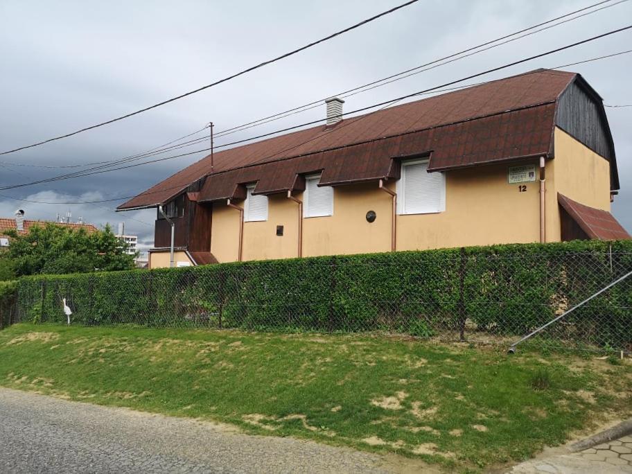 Karos Centrál Apartmanház Zalakaros Exterior foto